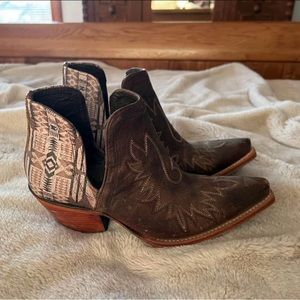 Ariat boots size 9- true to size